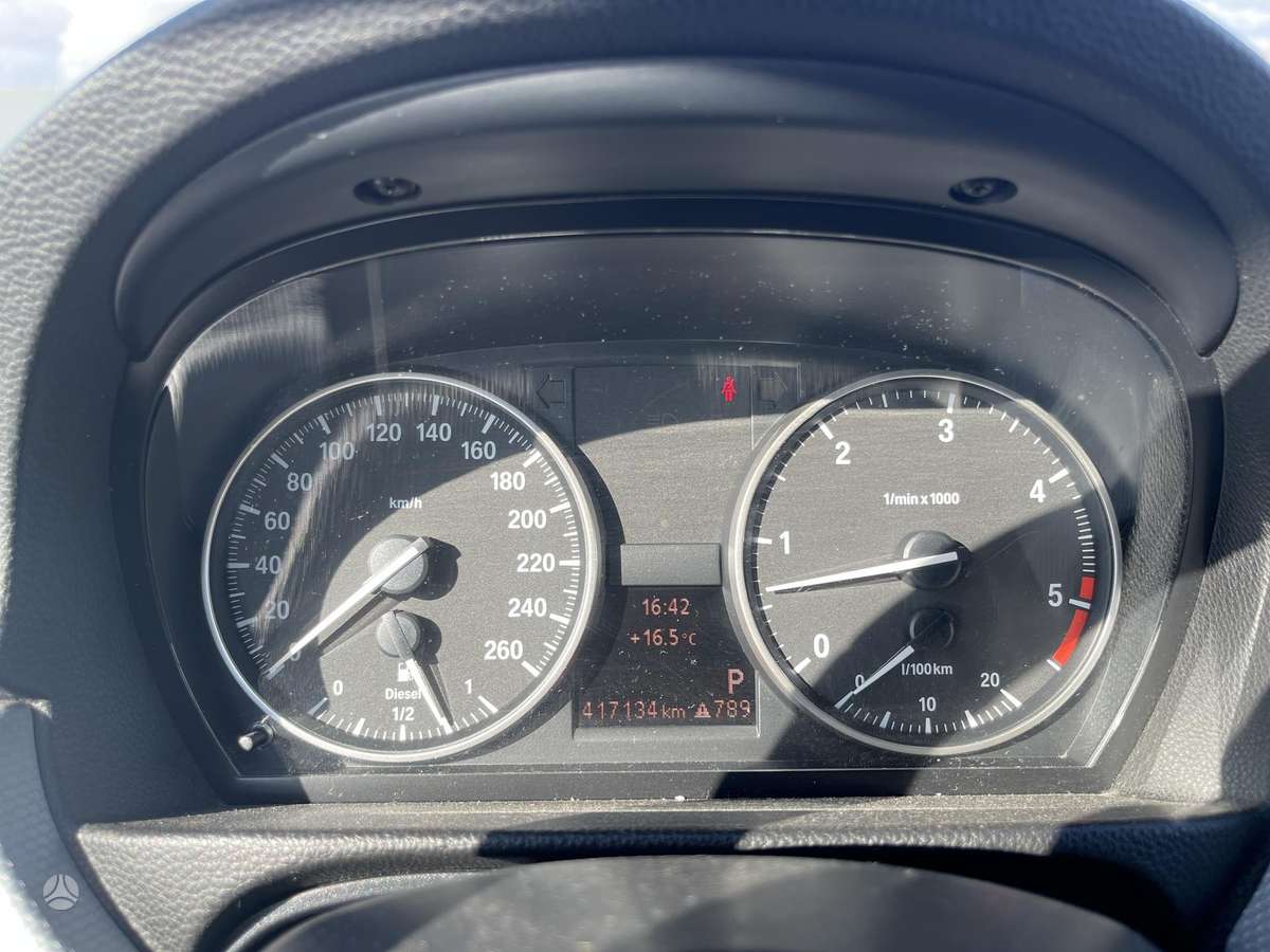 BMW 325 2008 — photo 10
