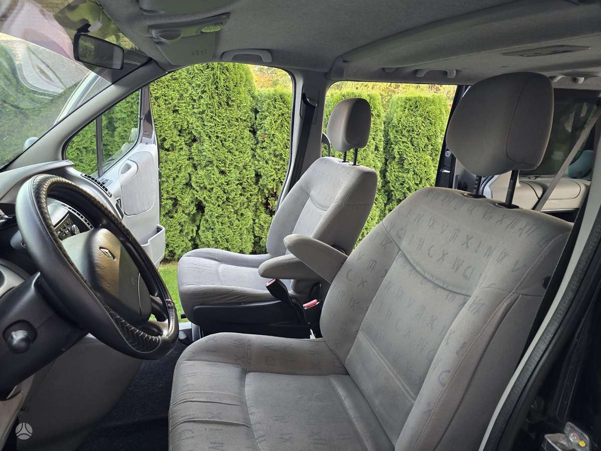 Renault Trafic 2005 — photo 12