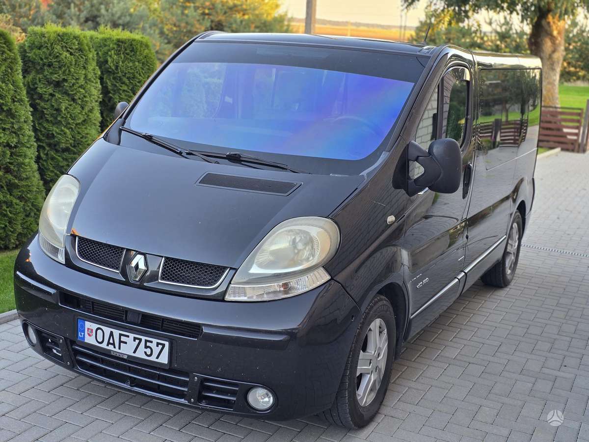 Renault Trafic 2005 — interior