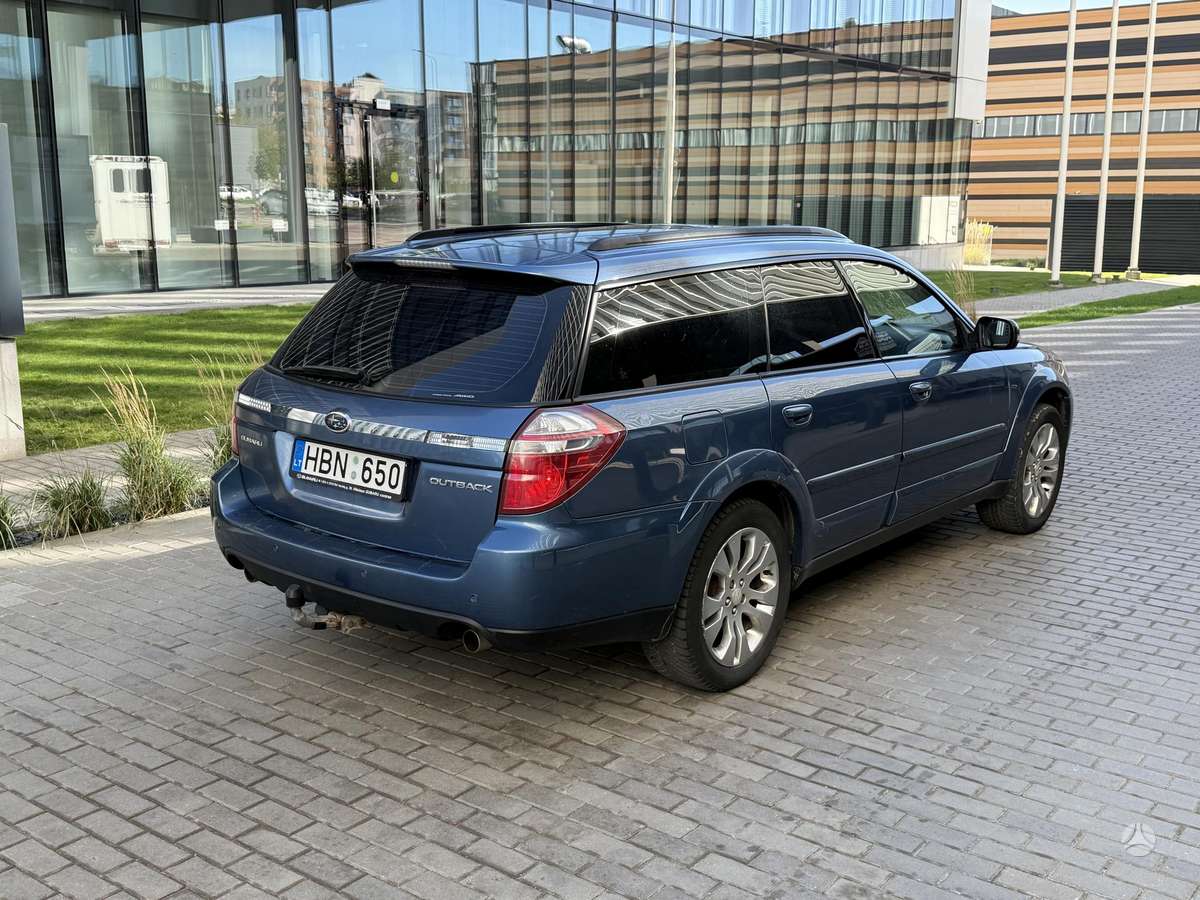 Subaru Outback 2008 — салон