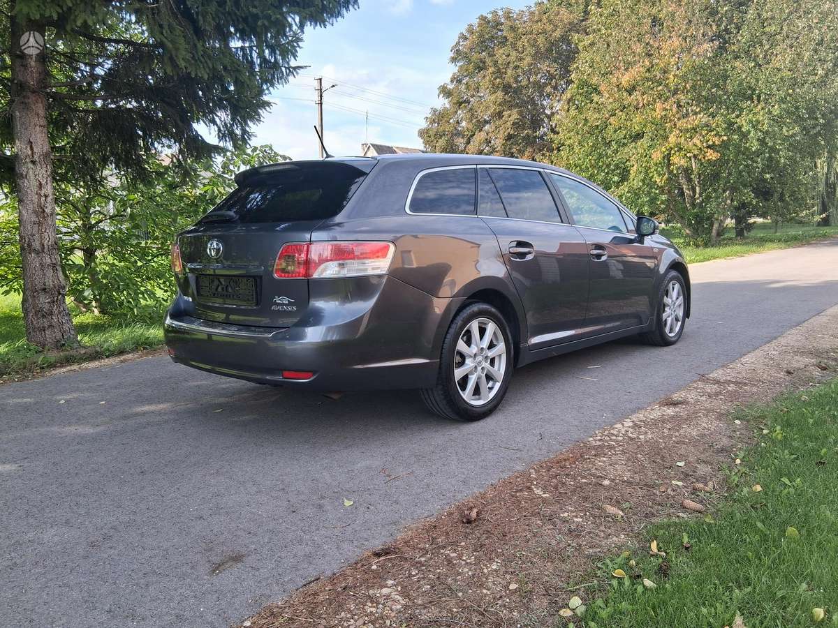 Toyota Avensis 2009 — photo 12