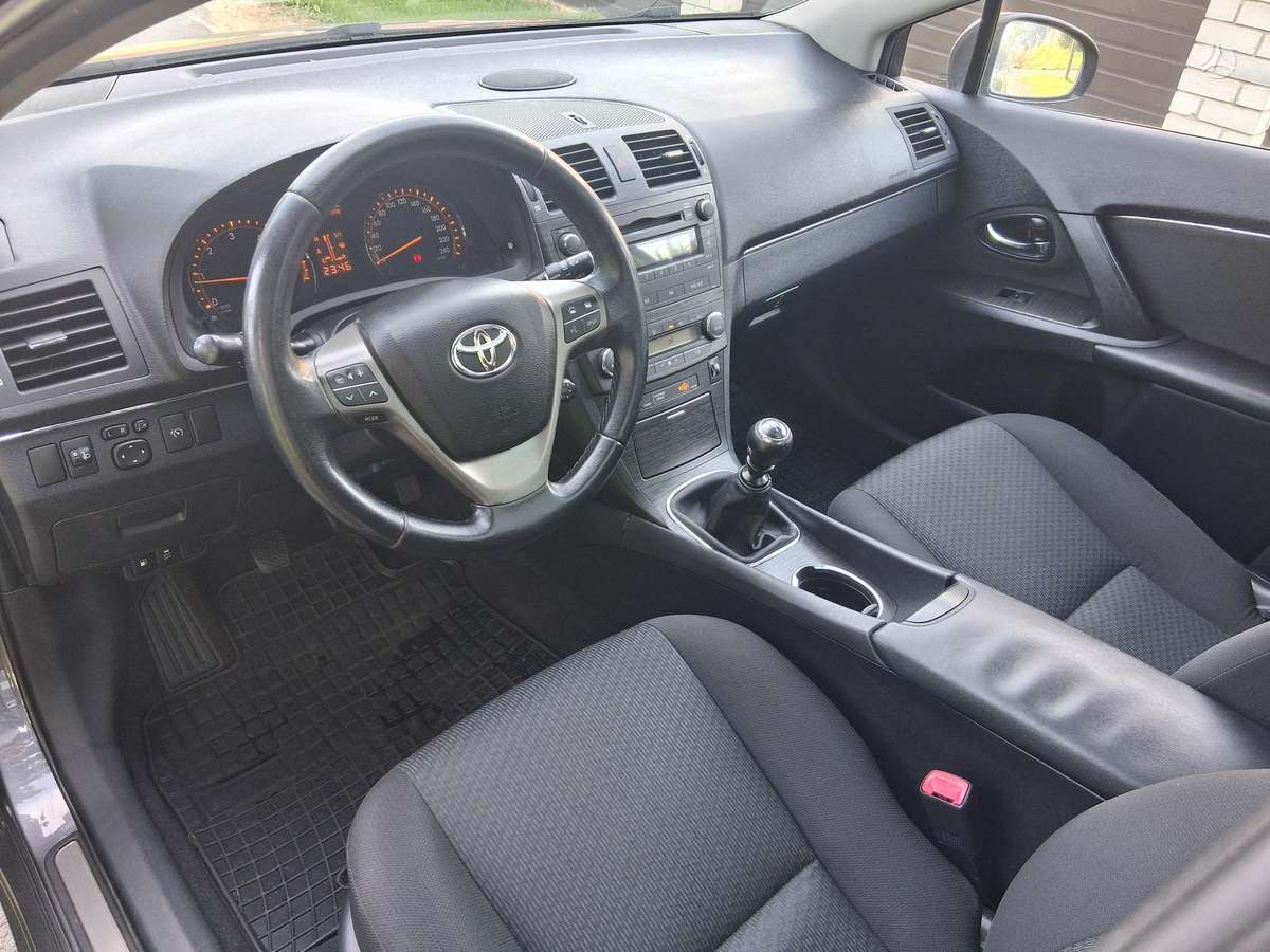 Toyota Avensis 2009 — photo 14