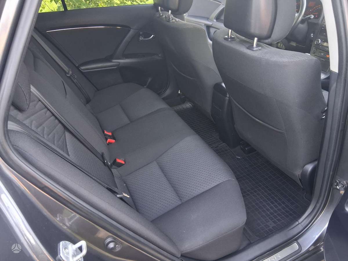 Toyota Avensis 2009 — photo 18