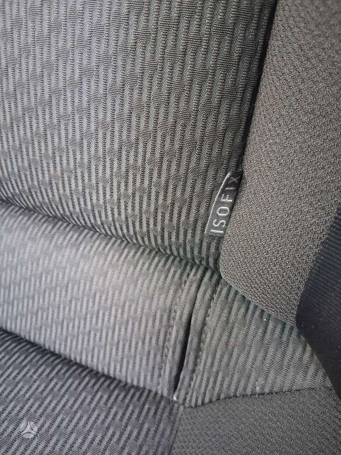 Toyota Avensis 2009 — photo 26