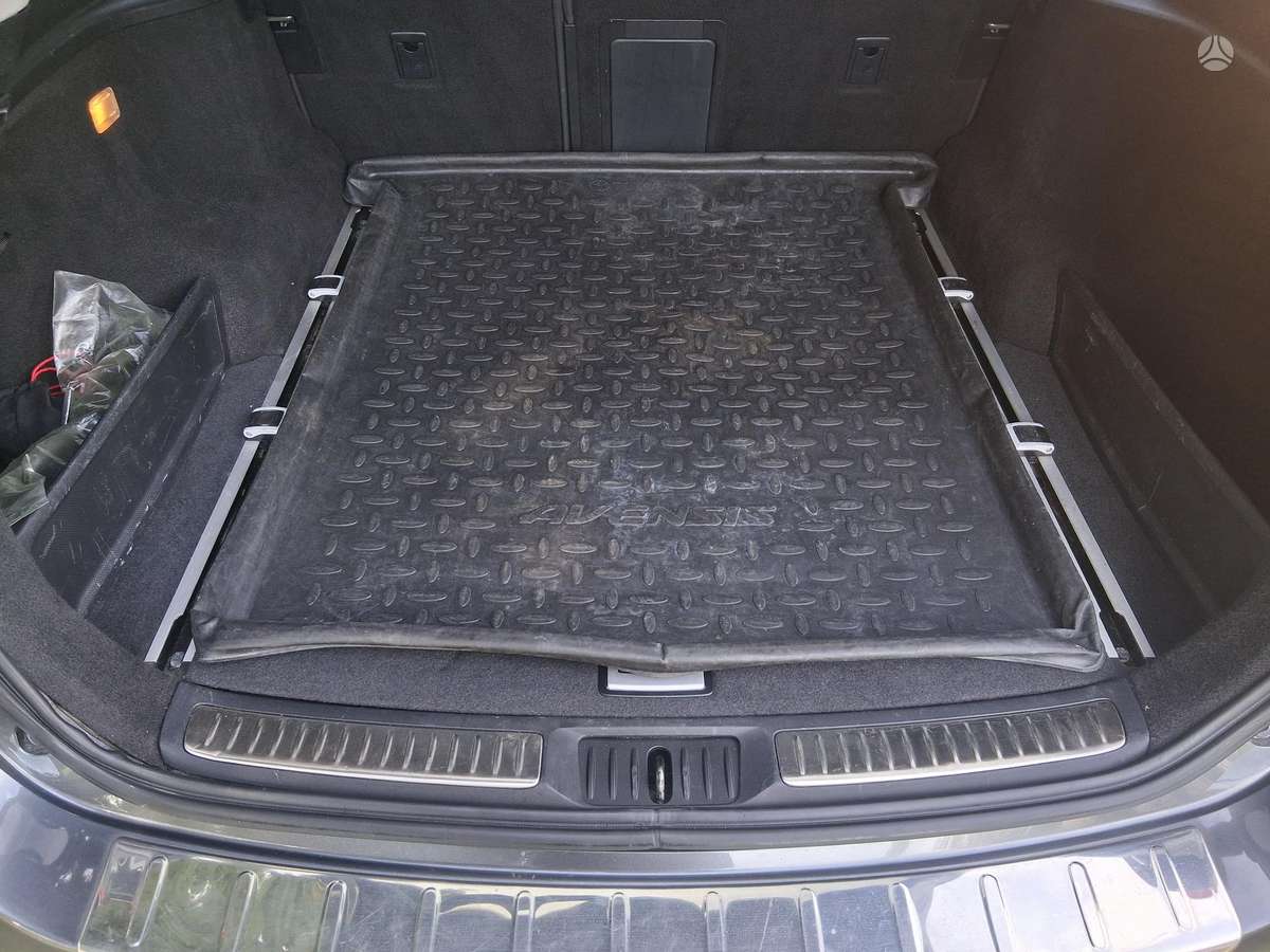Toyota Avensis 2009 — photo 29
