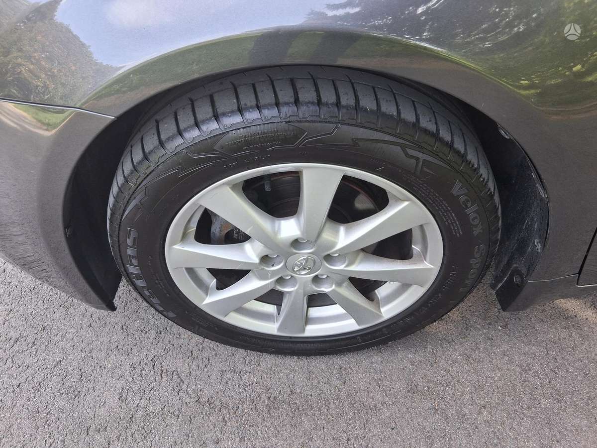 Toyota Avensis 2009 — photo 38