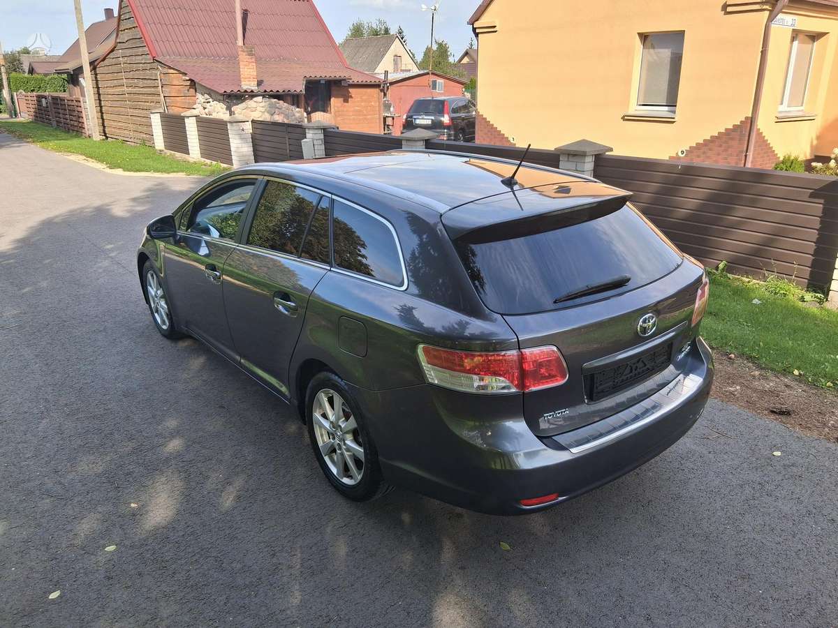 Toyota Avensis 2009 — photo 7