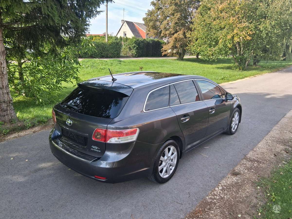 Toyota Avensis 2009 — photo 8