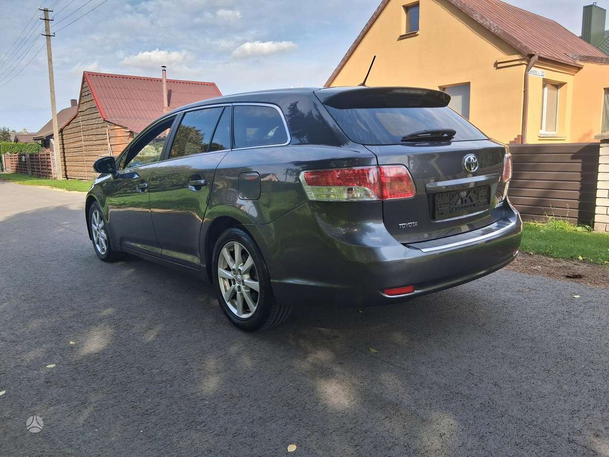 Toyota Avensis 2009 — photo 9