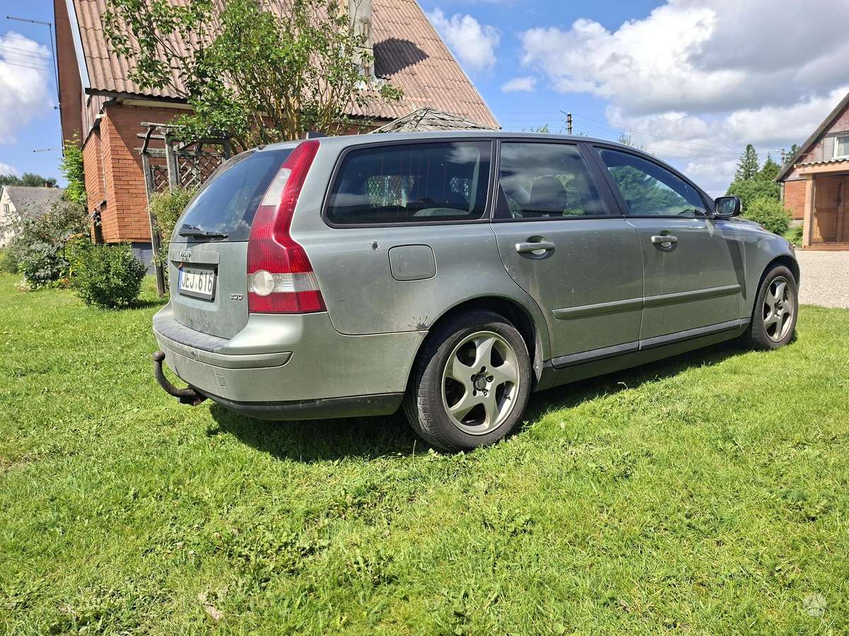 Volvo V50 2006 — engine 1997 cm³, 136 HP (100kW)