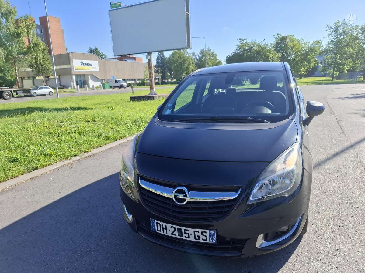 Opel Meriva 2014 — photo 11