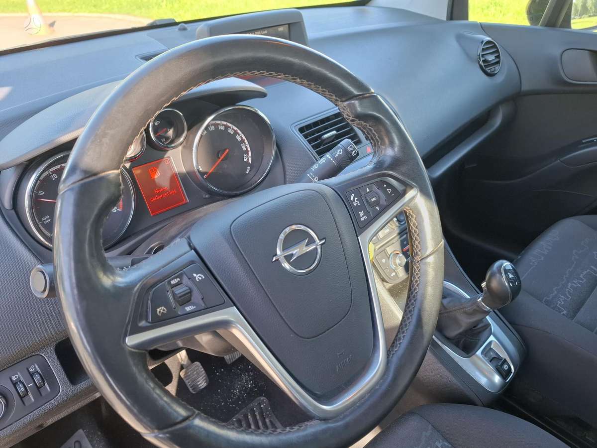 Opel Meriva 2014 — photo 12