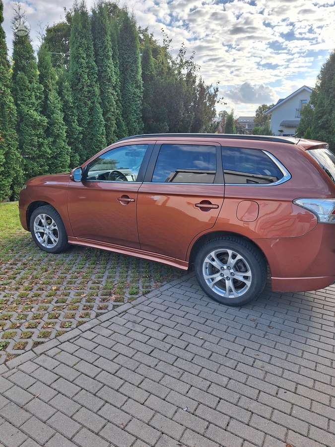 Mitsubishi Outlander 2012 — photo 5