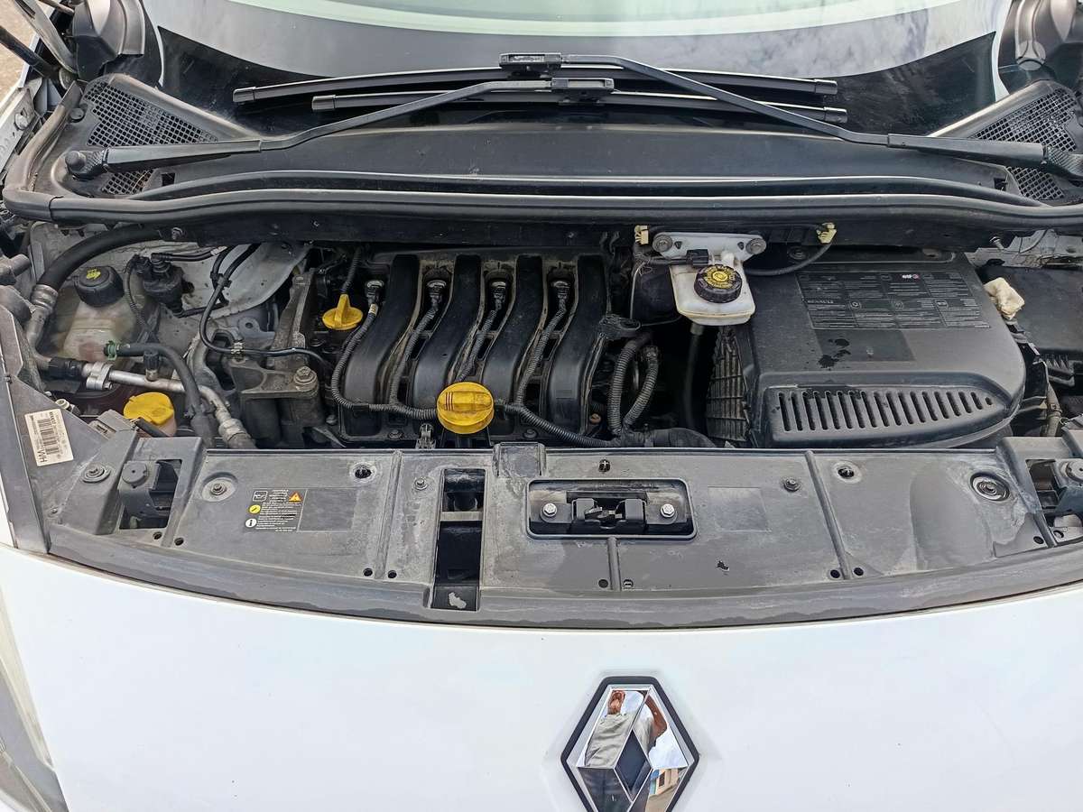 Renault Scenic 2012 — photo 8