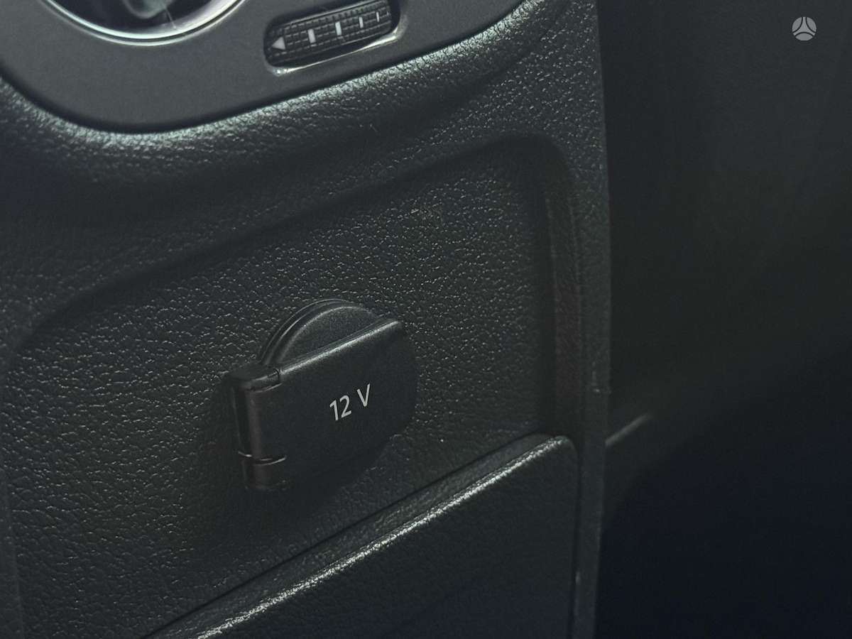 Volkswagen Tiguan 2012 — photo 16