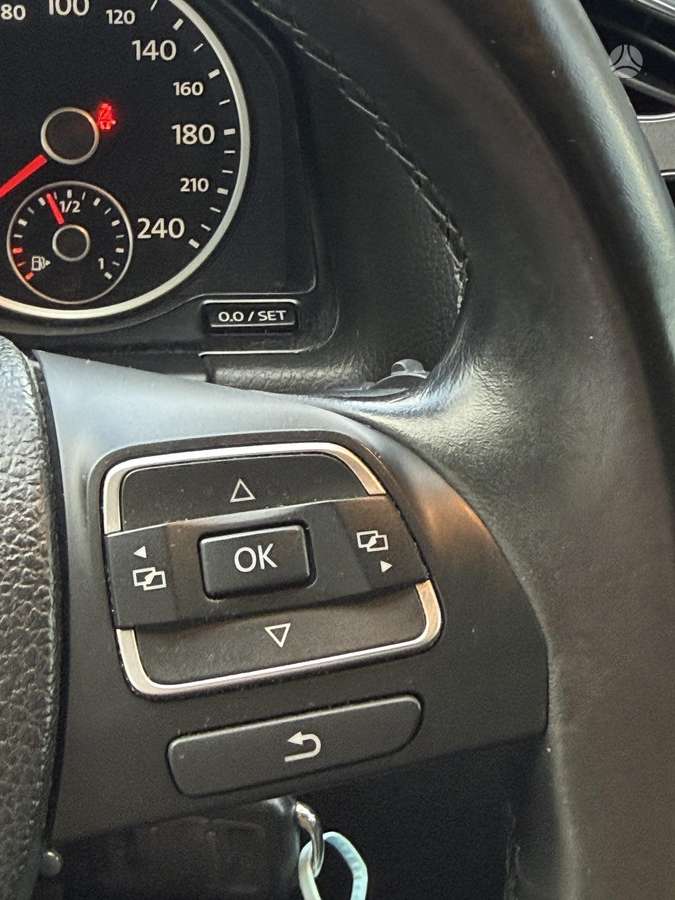 Volkswagen Tiguan 2012 — photo 21