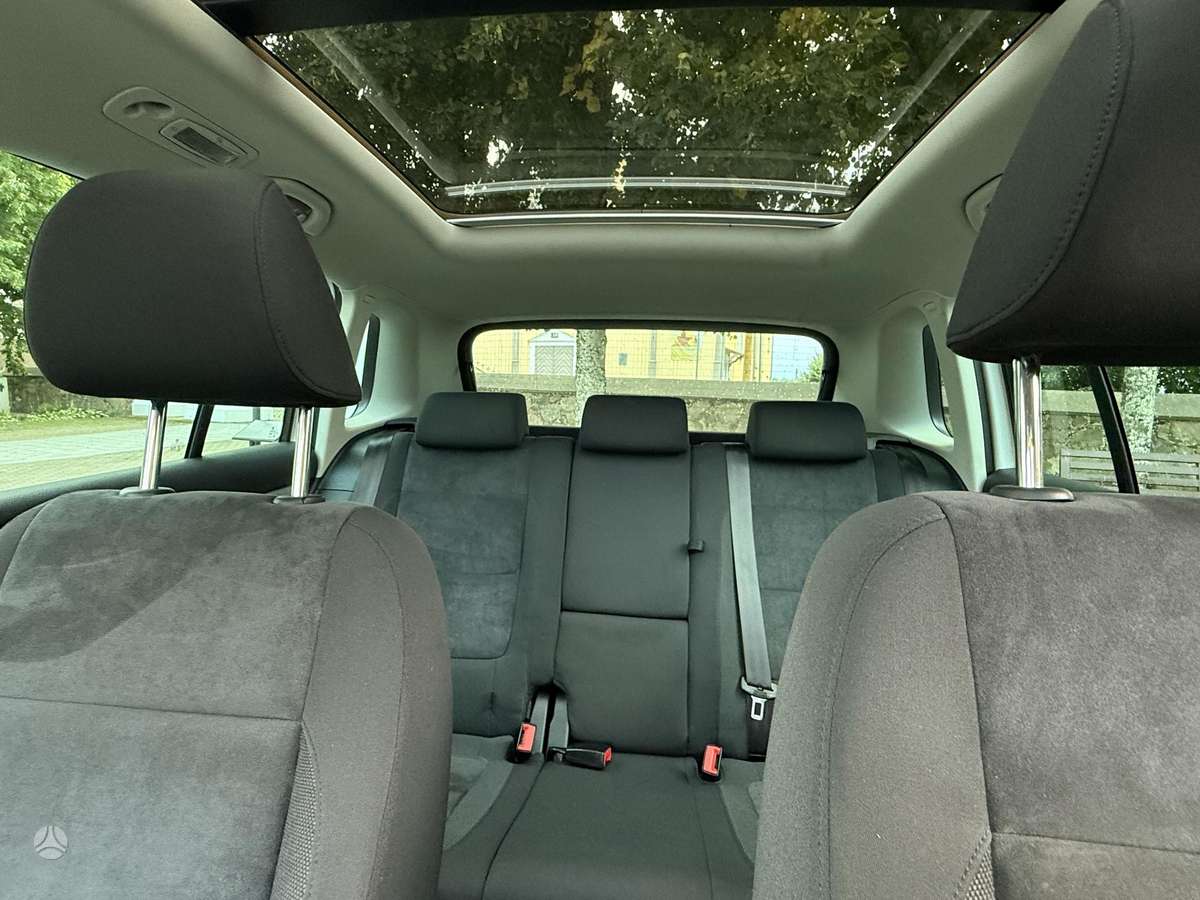 Volkswagen Tiguan 2012 — photo 24