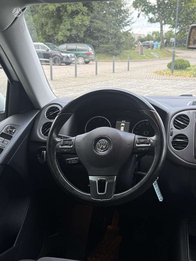 Volkswagen Tiguan 2012 — photo 27