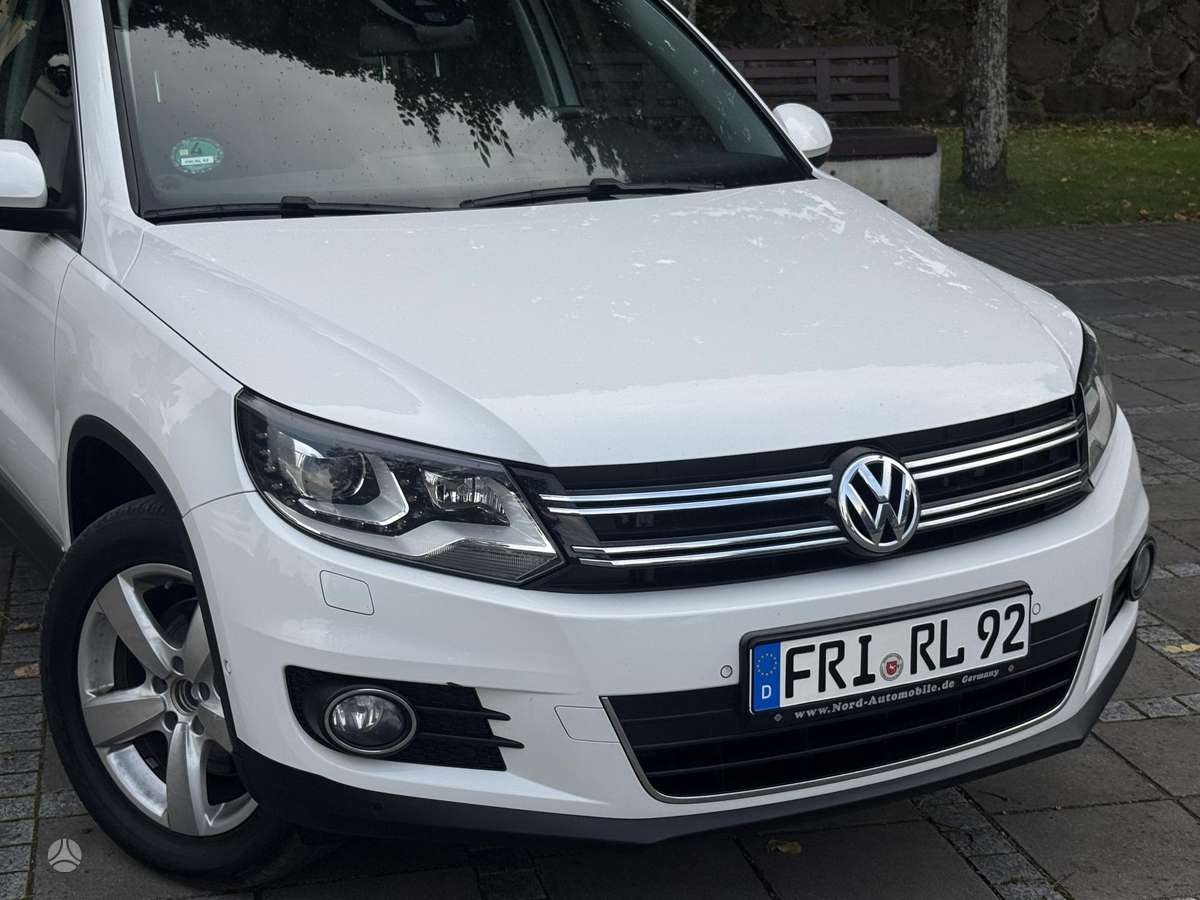 Volkswagen Tiguan 2012 — interior