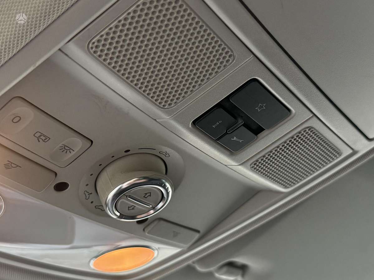 Volkswagen Tiguan 2012 — photo 37