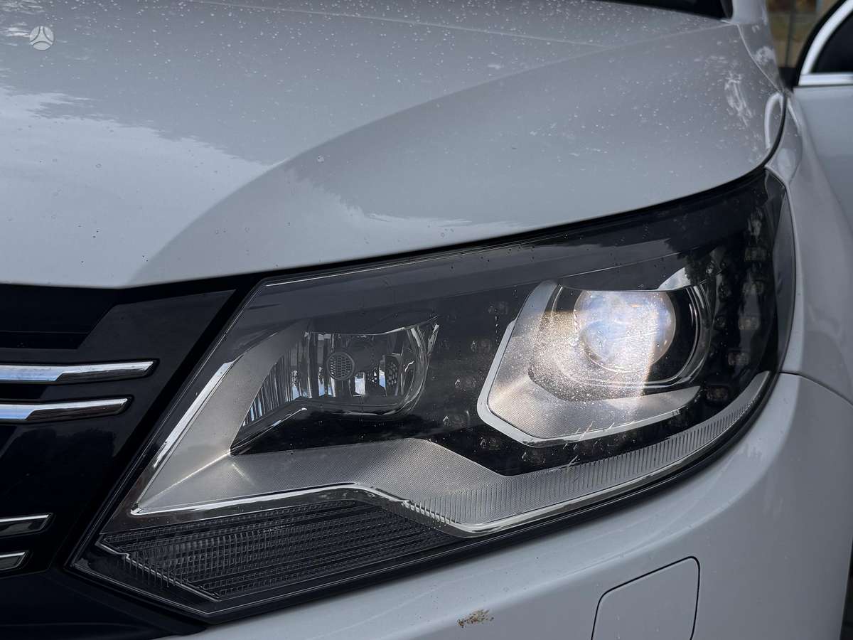 Volkswagen Tiguan 2012 — photo 38