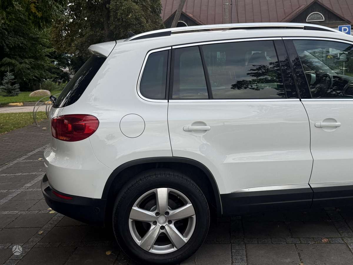 Volkswagen Tiguan 2012 — photo 8