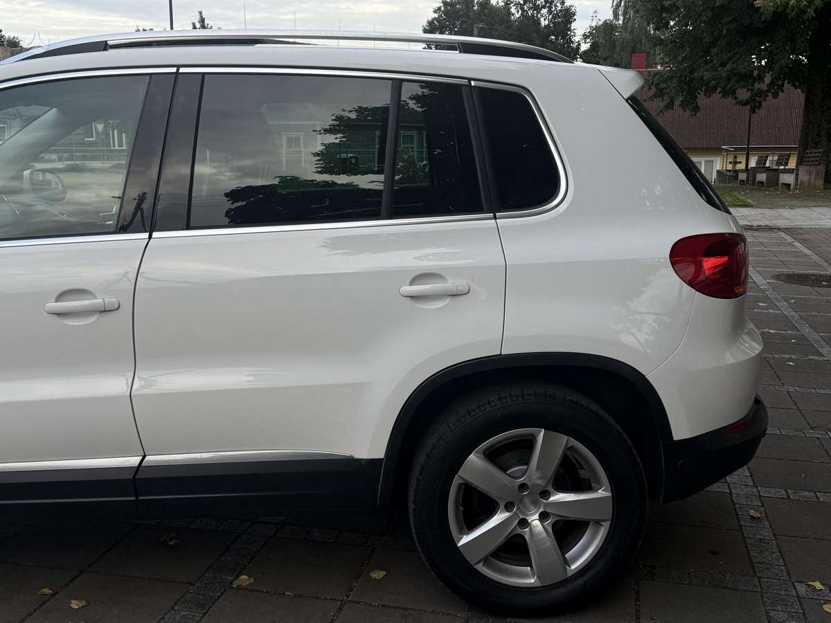 Volkswagen Tiguan 2012 — photo 9