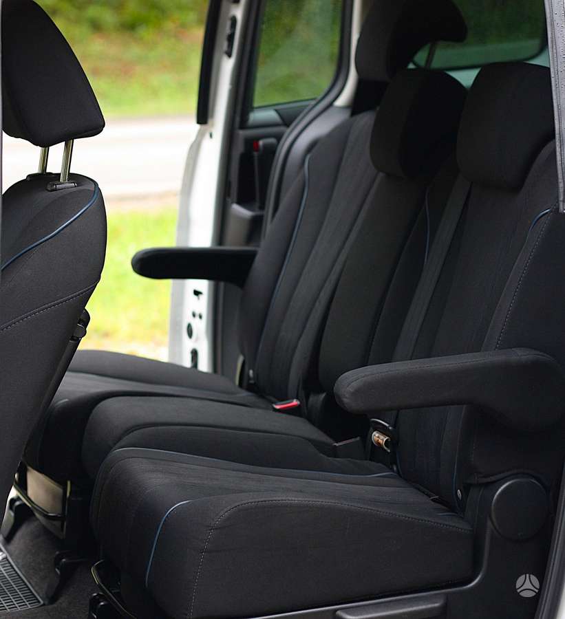 Mazda 5 2012 — photo 17