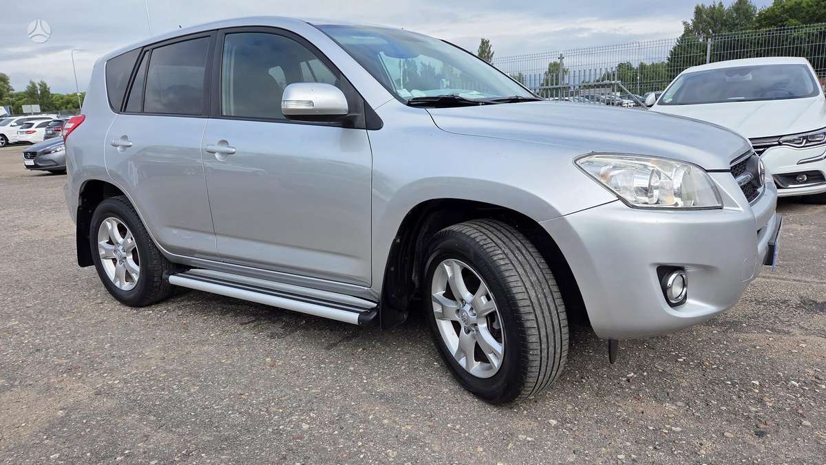 Toyota RAV4, 2009