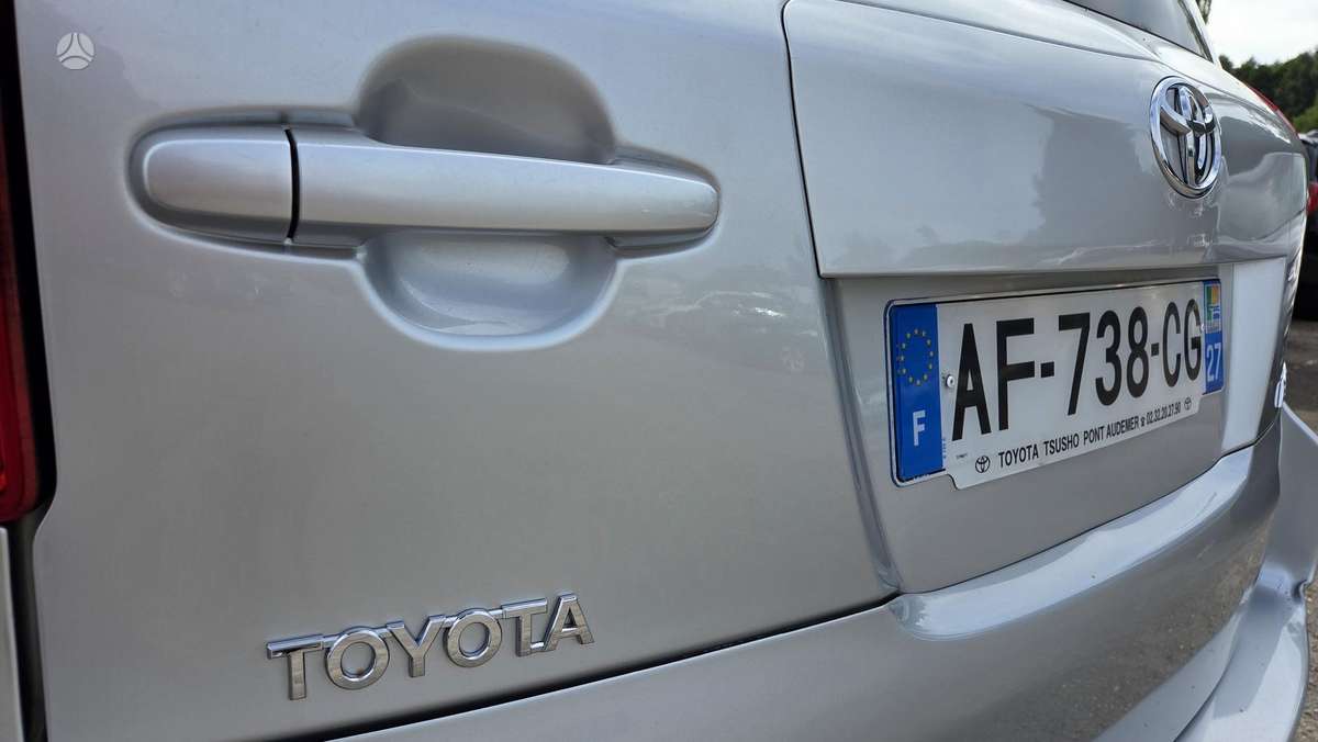 Toyota RAV4 2009 — photo 10