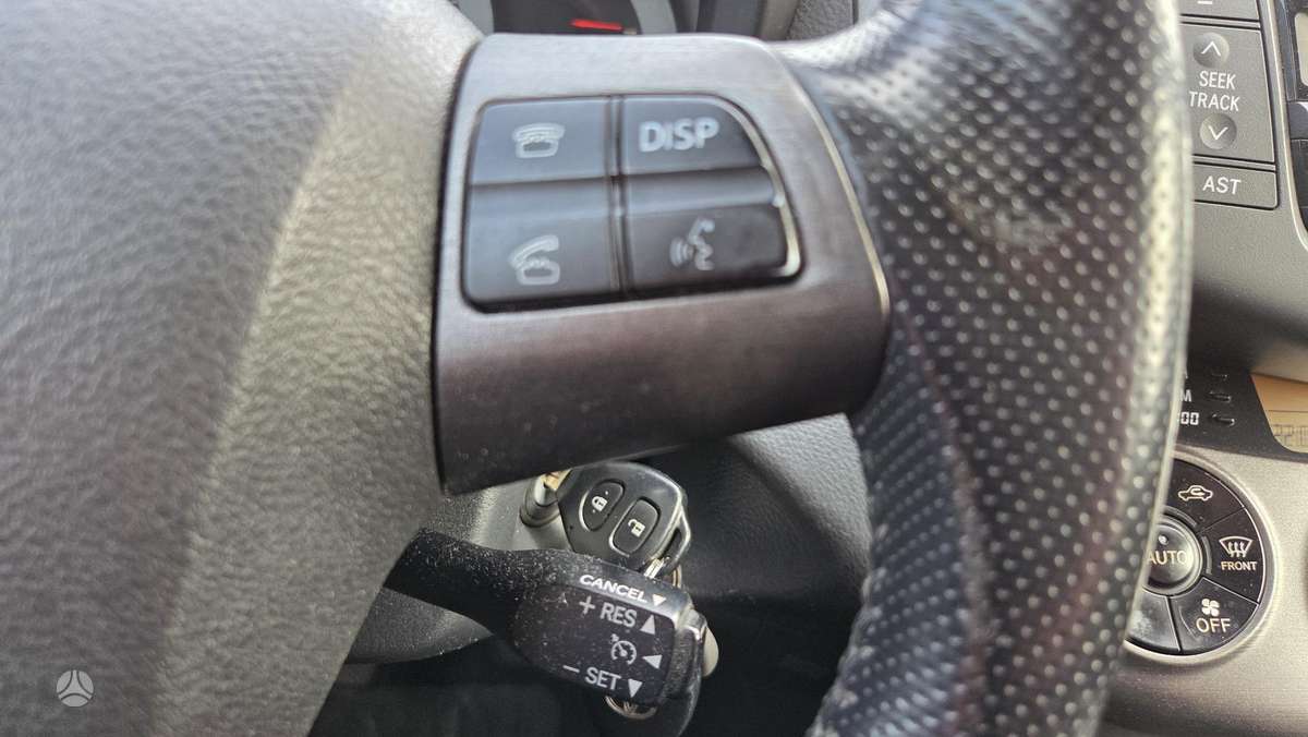 Toyota RAV4 2009 — photo 16