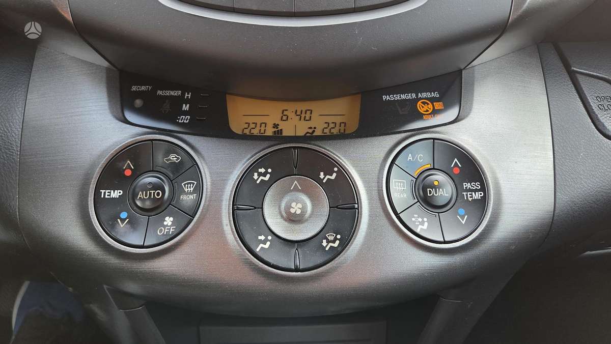 Toyota RAV4 2009 — photo 20