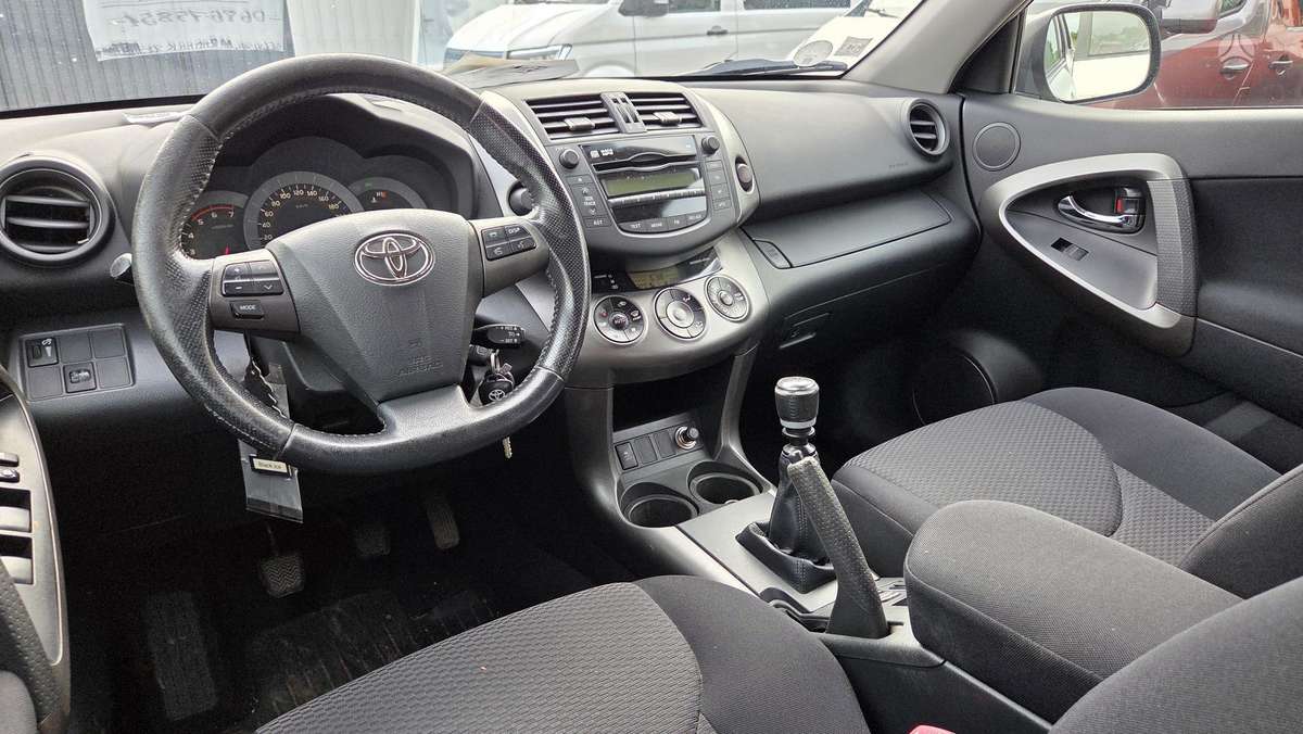 Toyota RAV4 2009 — photo 22