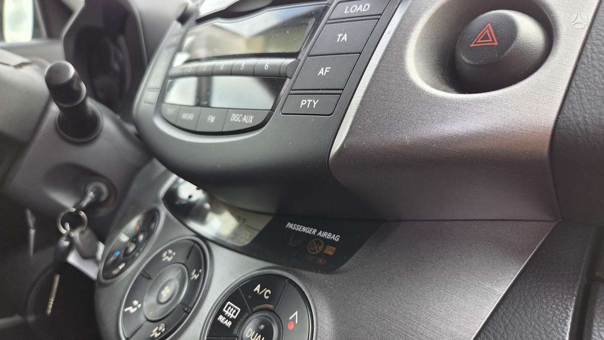 Toyota RAV4 2009 — photo 23
