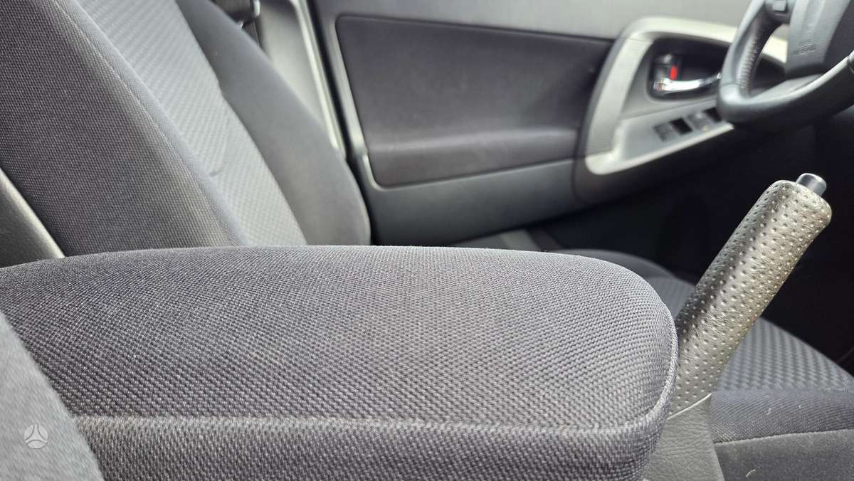 Toyota RAV4 2009 — photo 24
