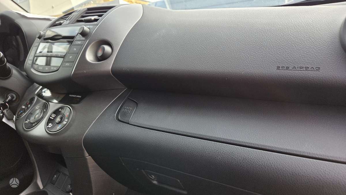 Toyota RAV4 2009 — photo 26