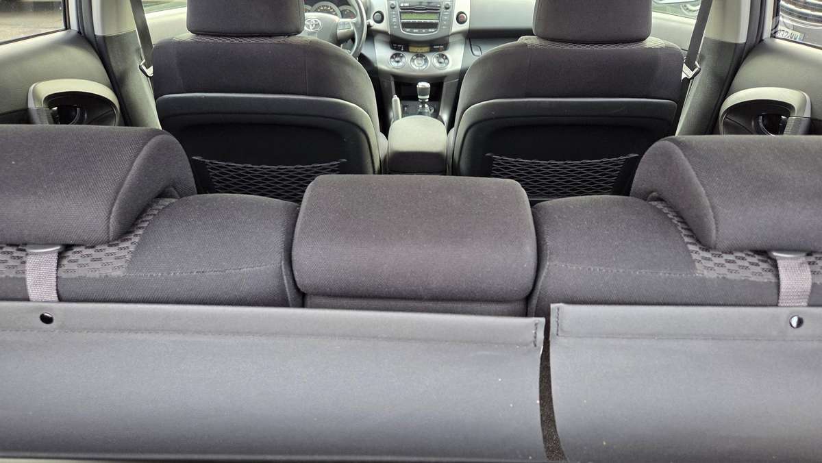 Toyota RAV4 2009 — photo 29