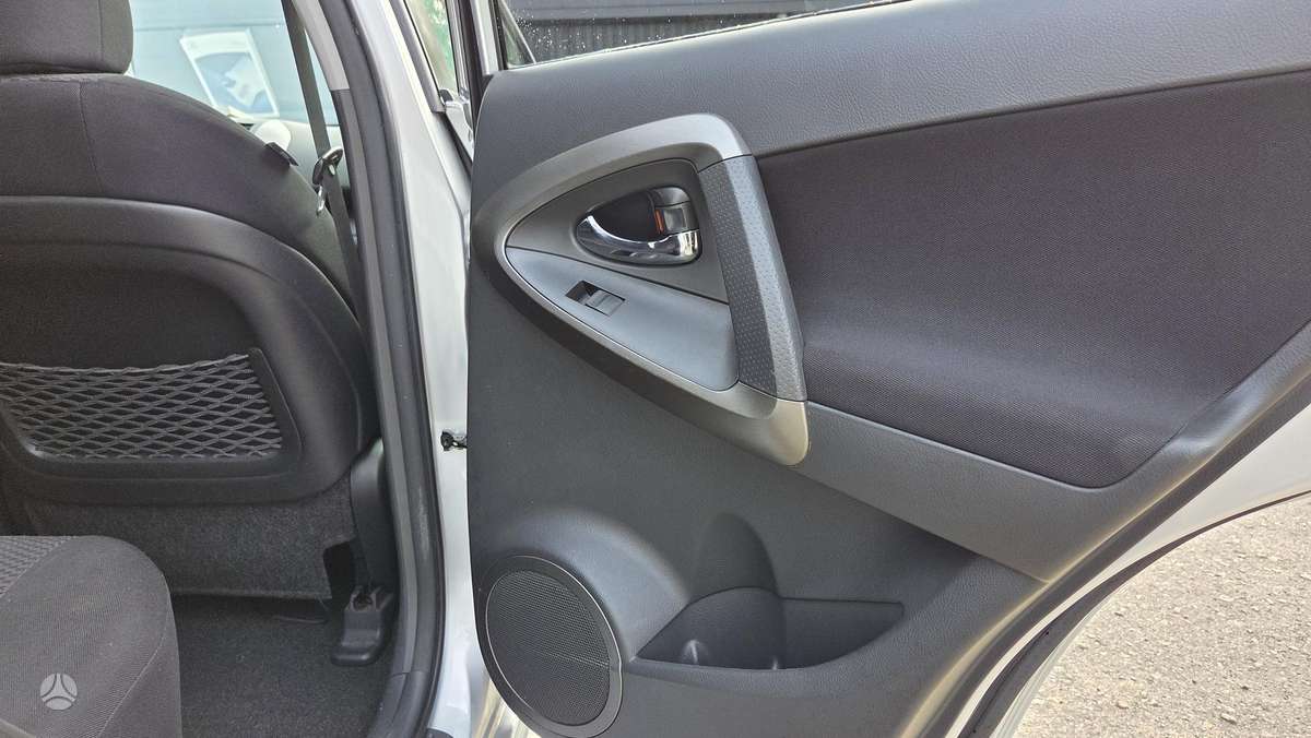 Toyota RAV4 2009 — photo 33