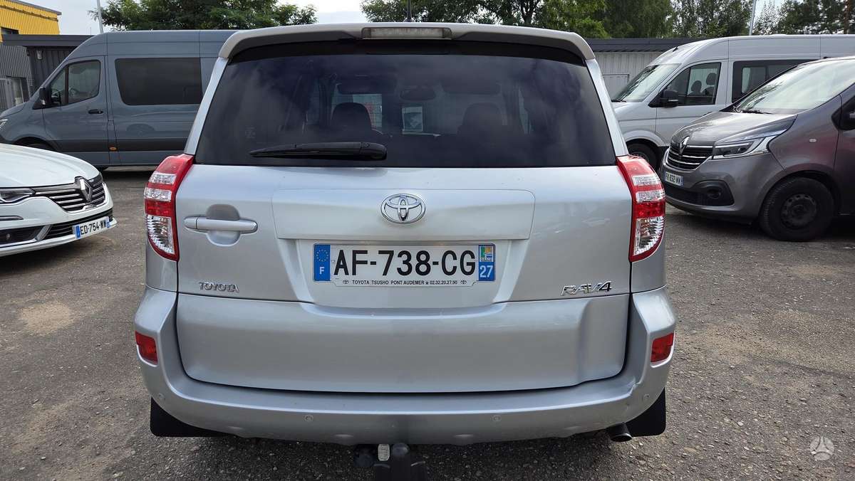 Toyota RAV4 2009 — photo 7