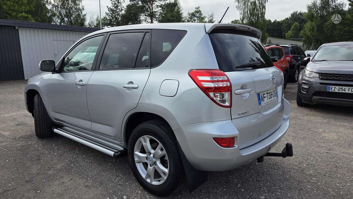 Toyota RAV4 2009 — photo 8