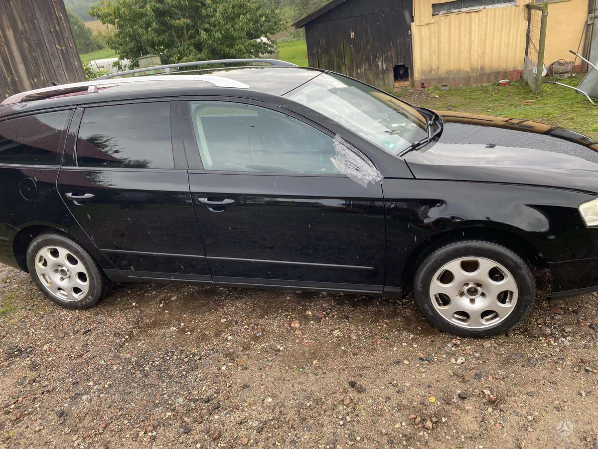 Volkswagen Passat 2009 — photo 16