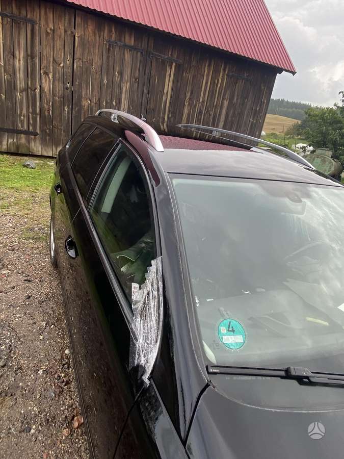 Volkswagen Passat 2009 — photo 7