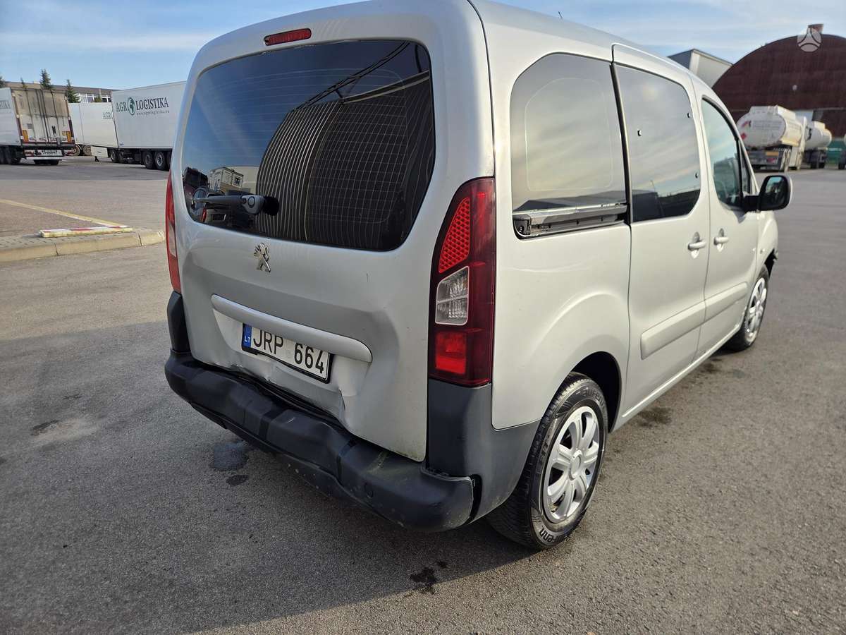 Peugeot Partner 2014 — салон