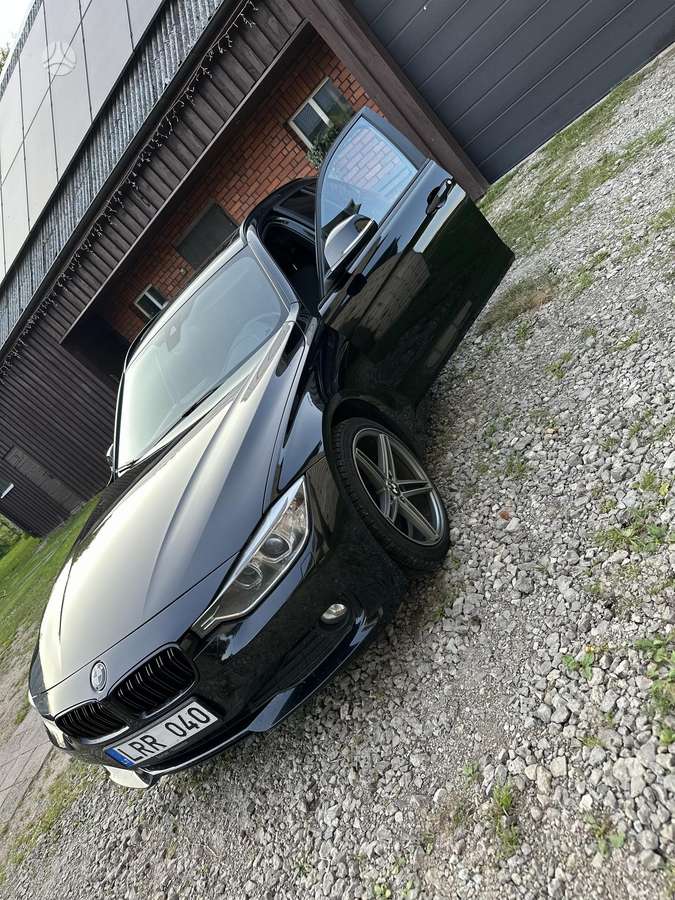 BMW 318 2013 — photo 12