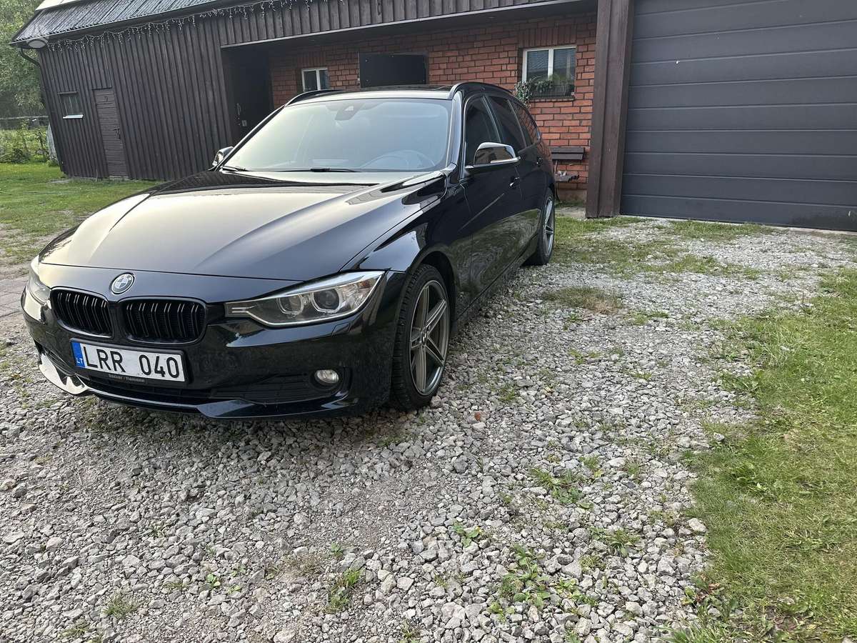 BMW 318 2013 — photo 23