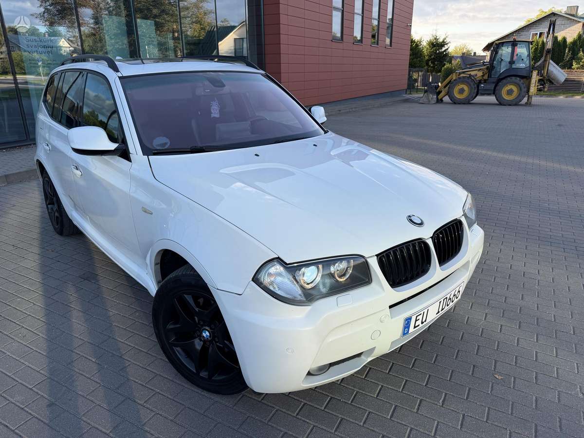 BMW X3 2010 — interior