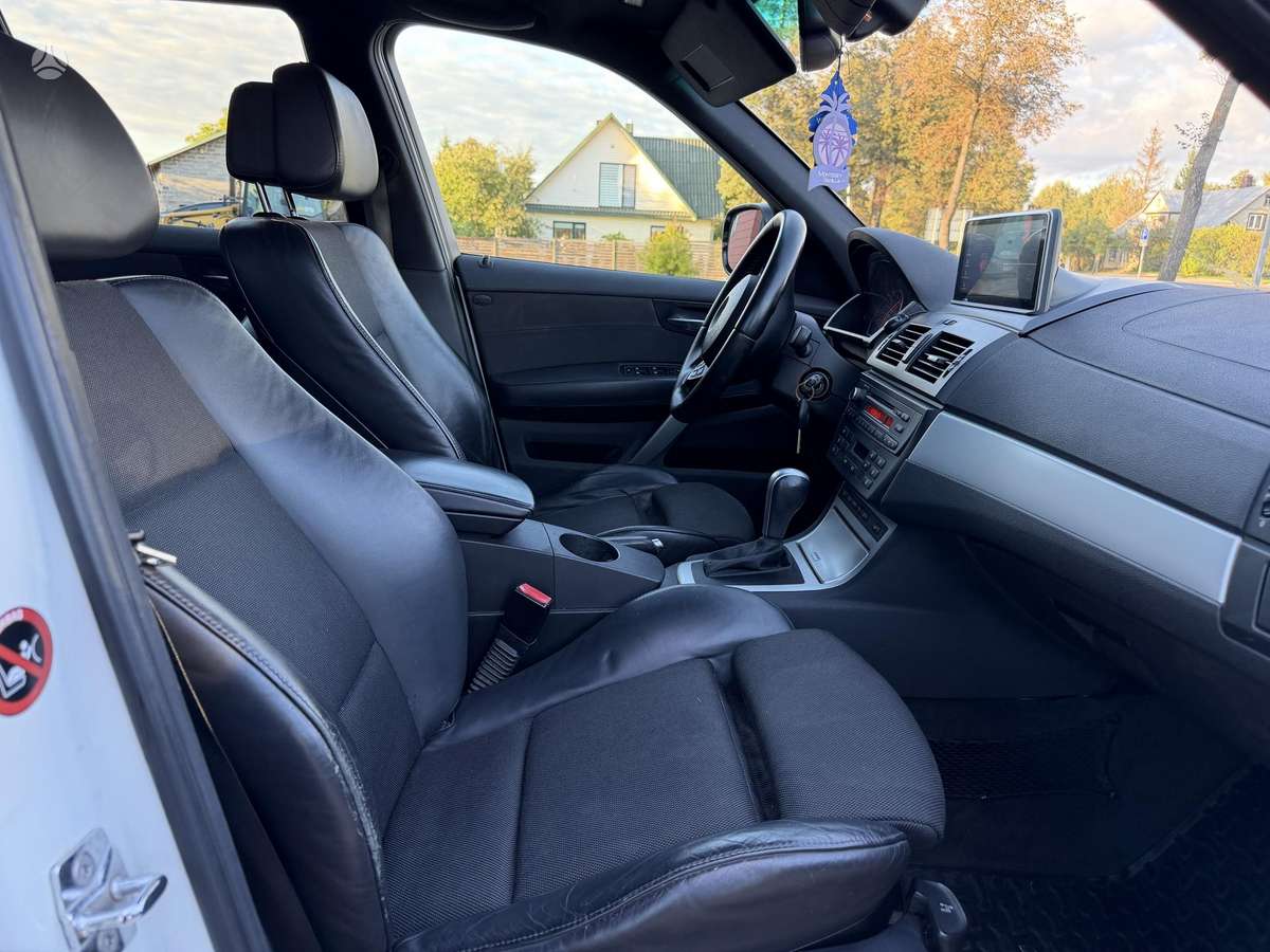 BMW X3 2010 — photo 7