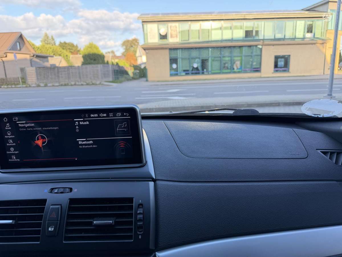 BMW X3 2010 — photo 8