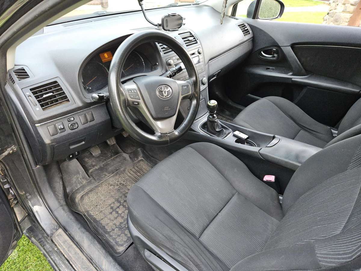 Toyota Avensis 2009 — photo 7