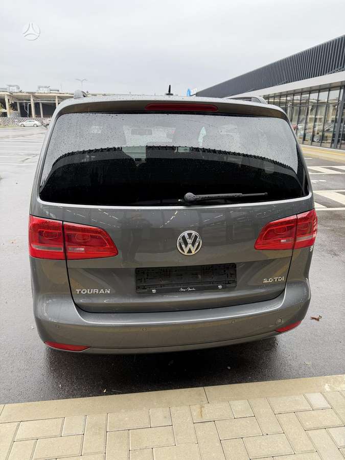 Volkswagen Touran 2011 — photo 6